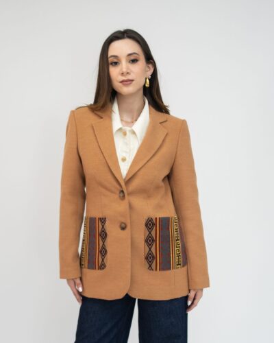 Blazer Paño Durazno con Bolsillos Tejidos