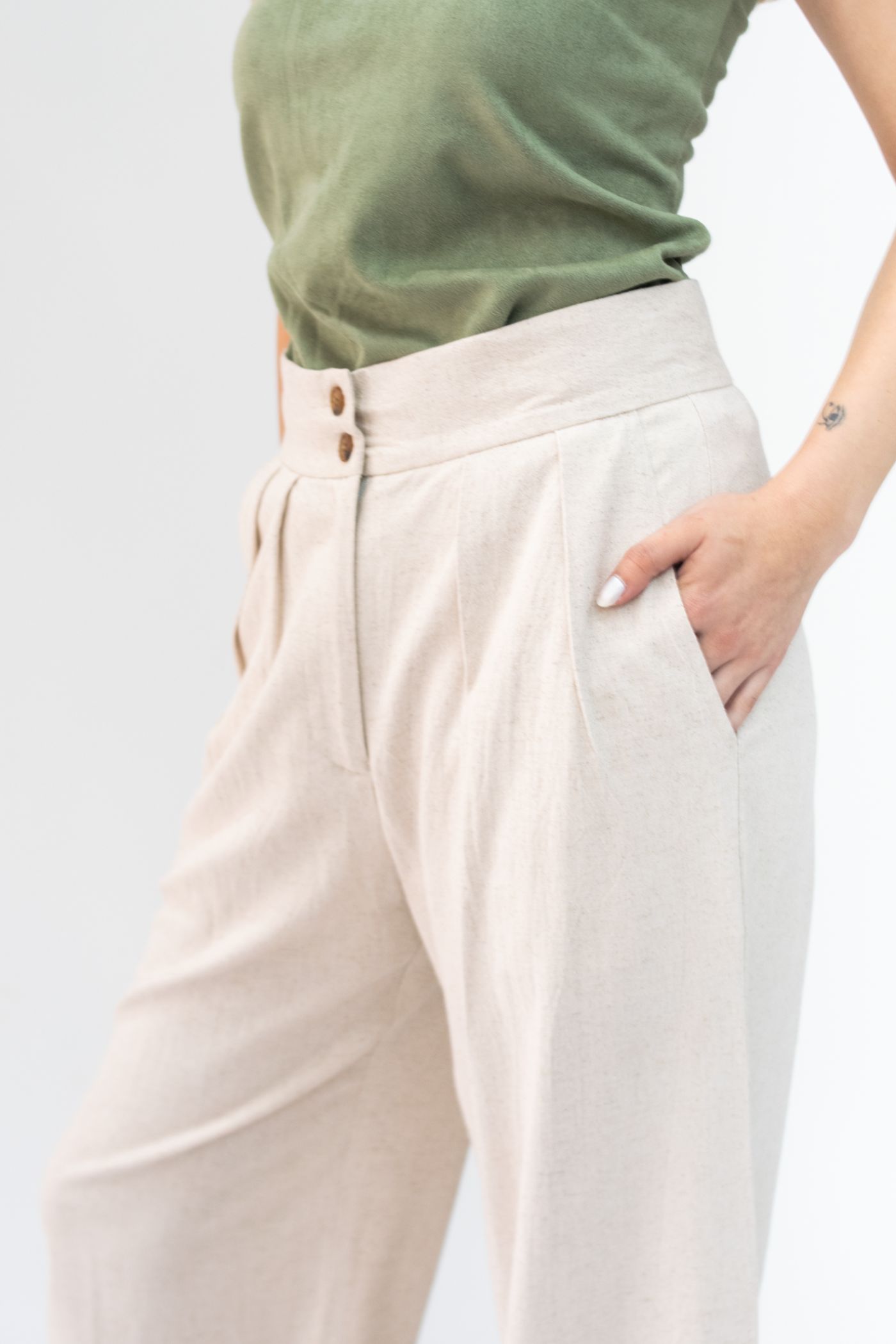 Pantalón Lino Beige con Botones - Imagen 2