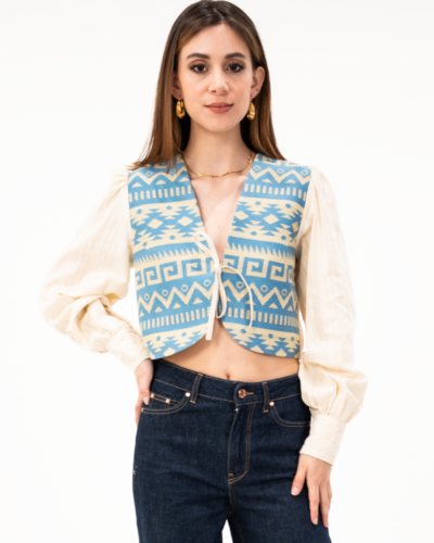 Chaqueta Corta con Tejido Frontal